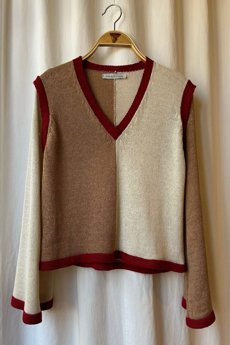 Sweater V rojo